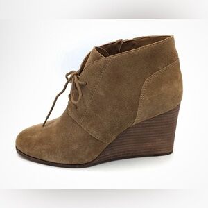Lucky Brand Shylow Suede Lace Up Wedge Booties Size 8 (38.5) Beige Leather Boots